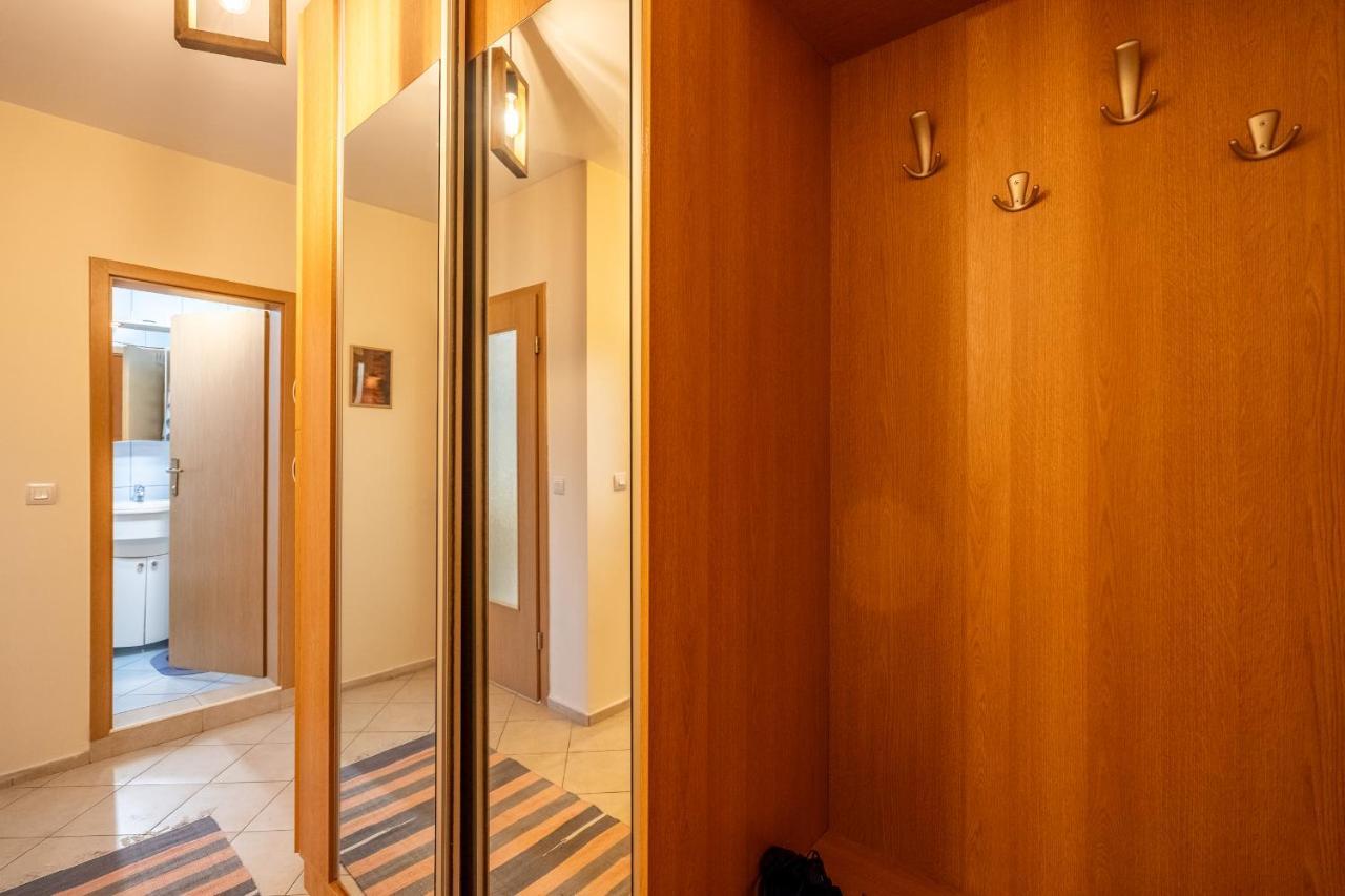Premium Comfy 2Bdr Apt - Free Parking - Fast Wi-Fi Софія Екстер'єр фото