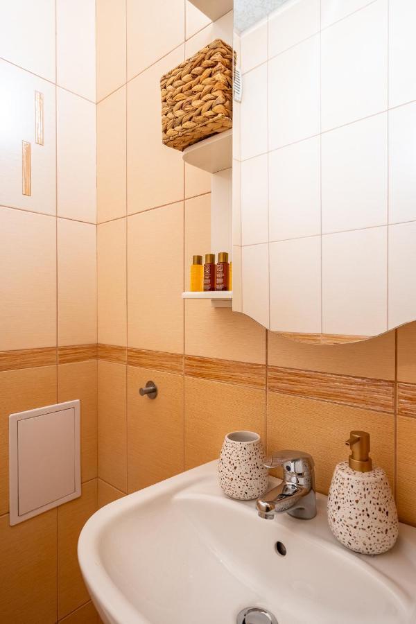 Premium Comfy 2Bdr Apt - Free Parking - Fast Wi-Fi Софія Екстер'єр фото