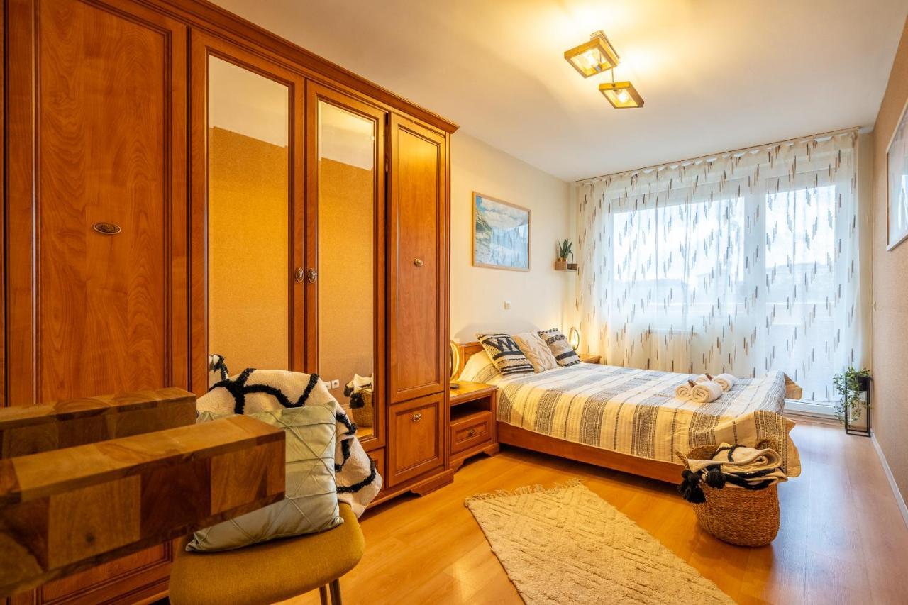 Premium Comfy 2Bdr Apt - Free Parking - Fast Wi-Fi Софія Екстер'єр фото