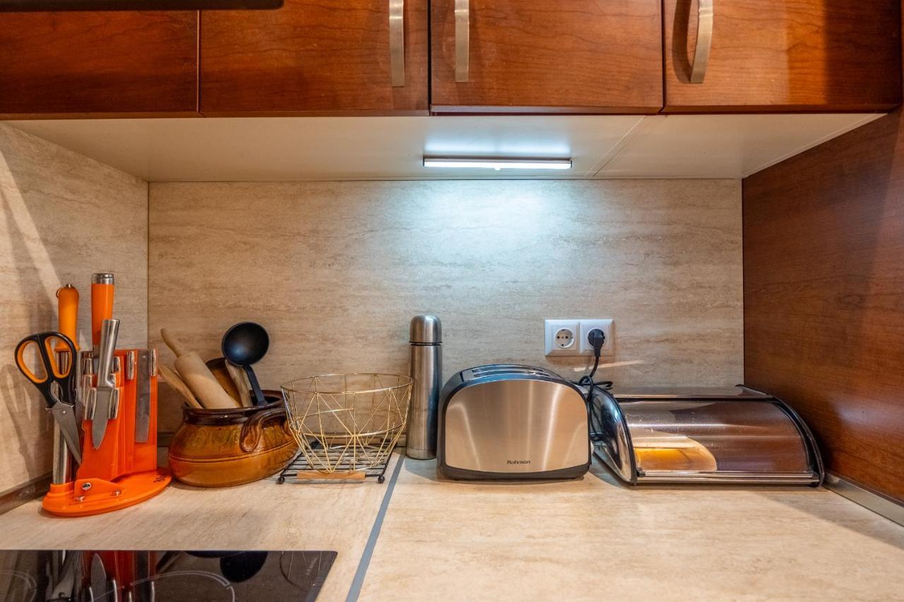 Premium Comfy 2Bdr Apt - Free Parking - Fast Wi-Fi Софія Екстер'єр фото
