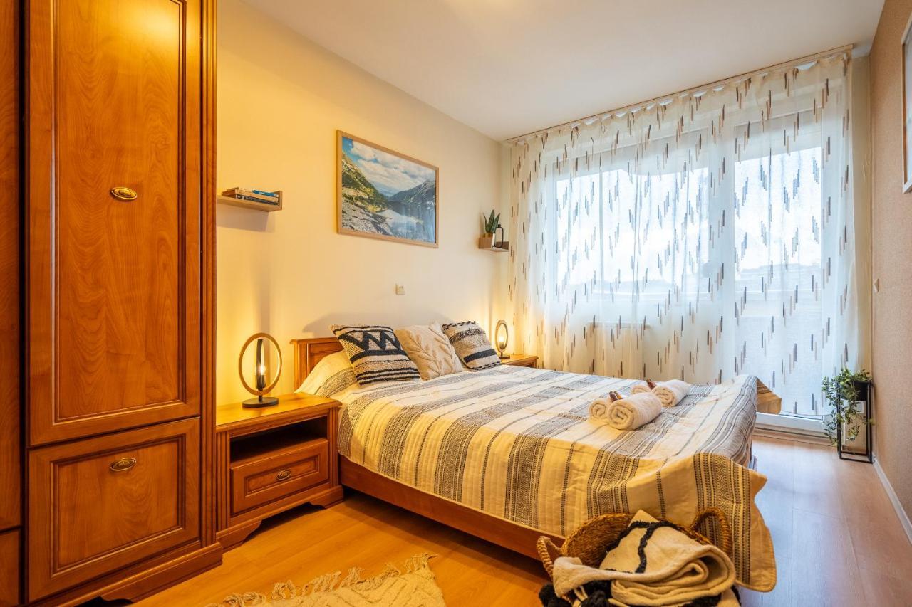 Premium Comfy 2Bdr Apt - Free Parking - Fast Wi-Fi Софія Екстер'єр фото