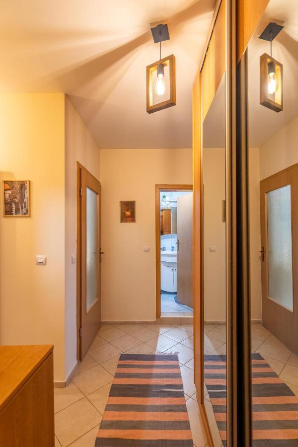 Premium Comfy 2Bdr Apt - Free Parking - Fast Wi-Fi Софія Екстер'єр фото