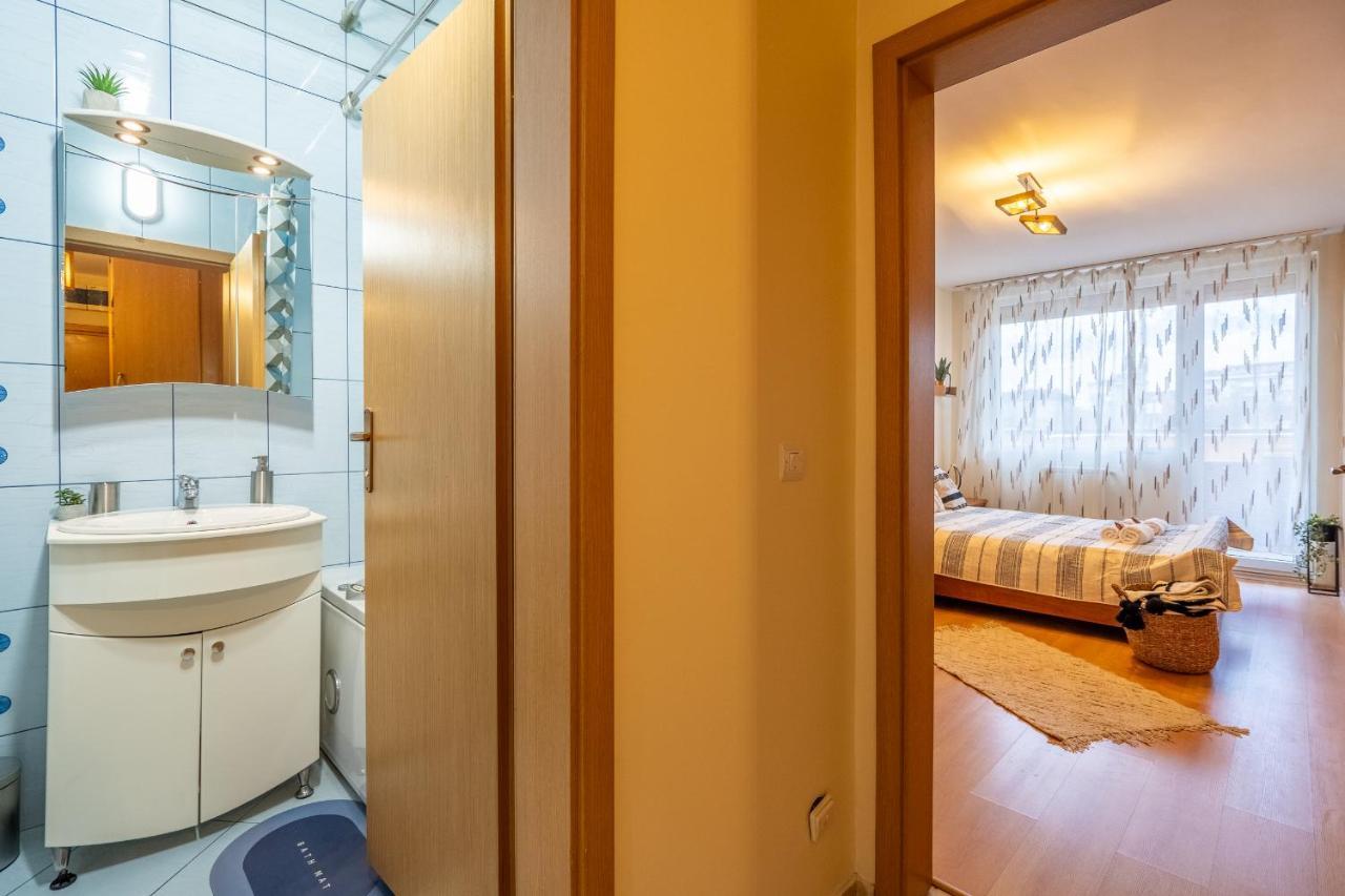 Premium Comfy 2Bdr Apt - Free Parking - Fast Wi-Fi Софія Екстер'єр фото