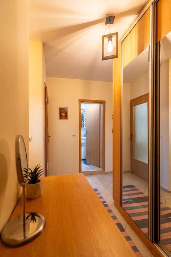 Premium Comfy 2Bdr Apt - Free Parking - Fast Wi-Fi Софія Екстер'єр фото