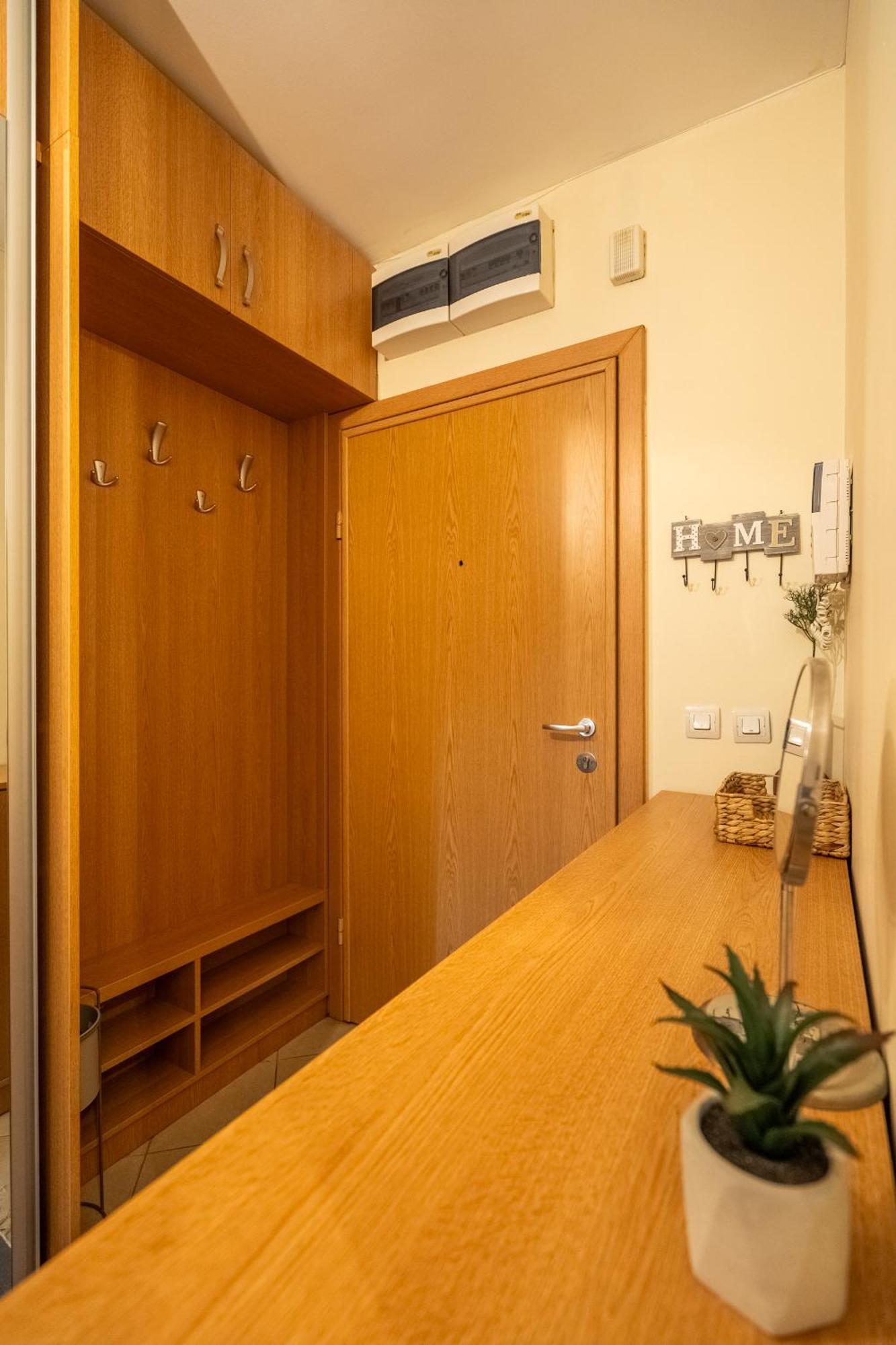 Premium Comfy 2Bdr Apt - Free Parking - Fast Wi-Fi Софія Екстер'єр фото