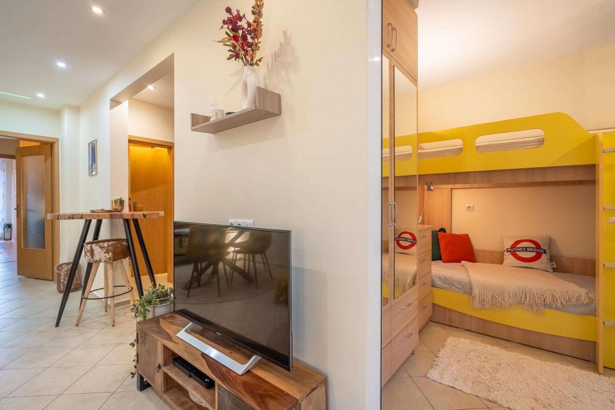 Premium Comfy 2Bdr Apt - Free Parking - Fast Wi-Fi Софія Екстер'єр фото