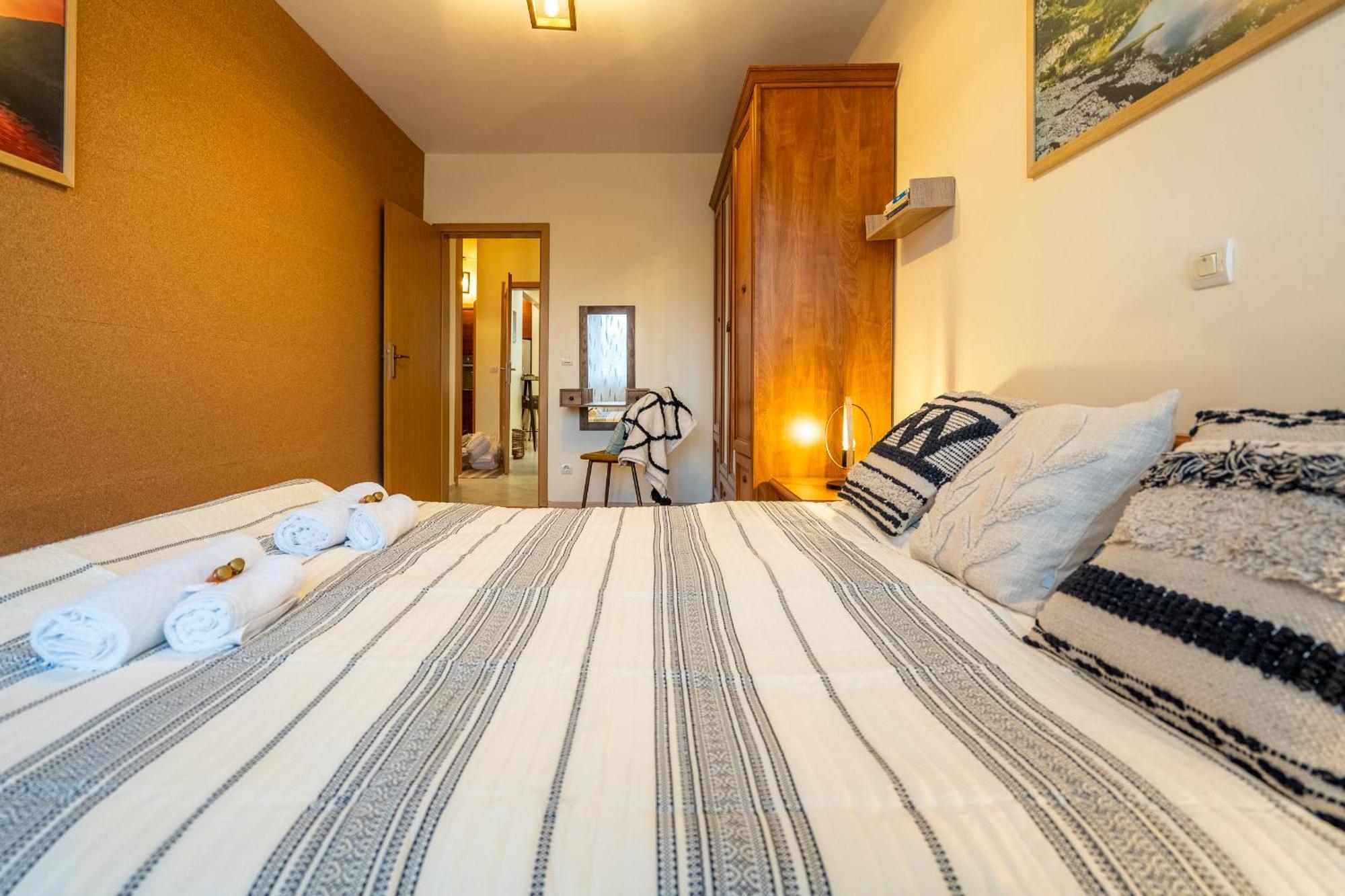 Premium Comfy 2Bdr Apt - Free Parking - Fast Wi-Fi Софія Екстер'єр фото